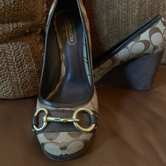 Coach Tan And Brown Swede Wedges Size 7 - Picture 2 of 5